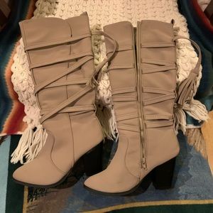 Detailed Rocking Boots